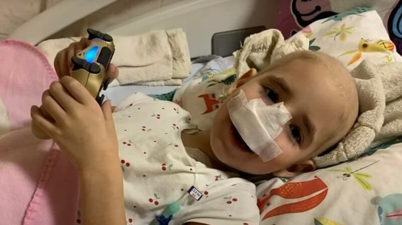Amerikai orvos állította helyre a magyar kislány arcát, aki megküzdött a rákkal, majd egy súlyos fertőzéssel is